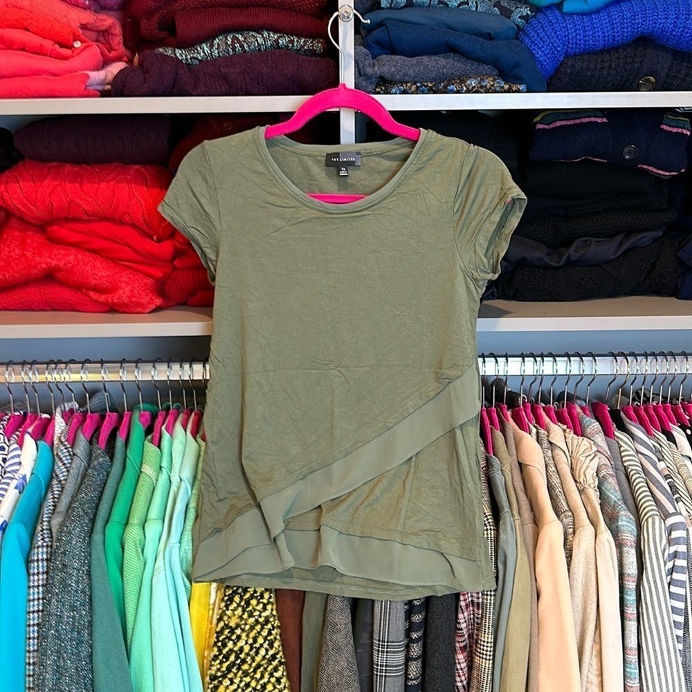 The Limited olive short sleeve top size XS​